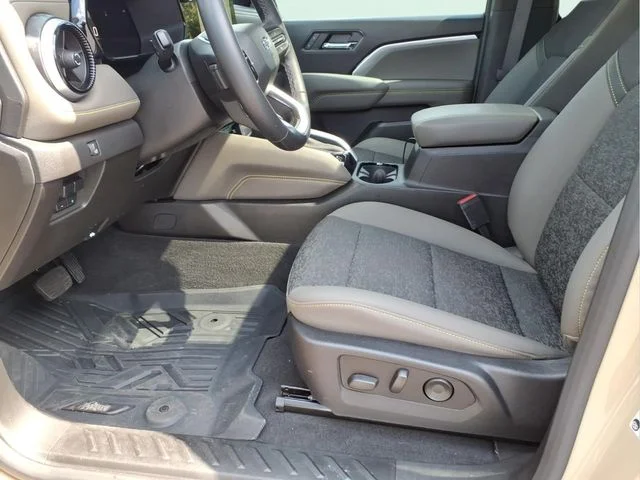 Used 2024 Beige Chevrolet ZR2 image 19