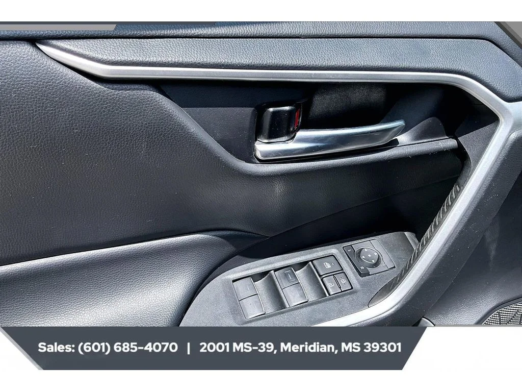 Used 2024 Magnetic Gray Metallic Toyota XLE Premium image 17