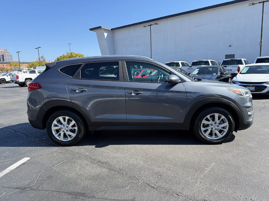 Used 2019  Hyundai Value image 6