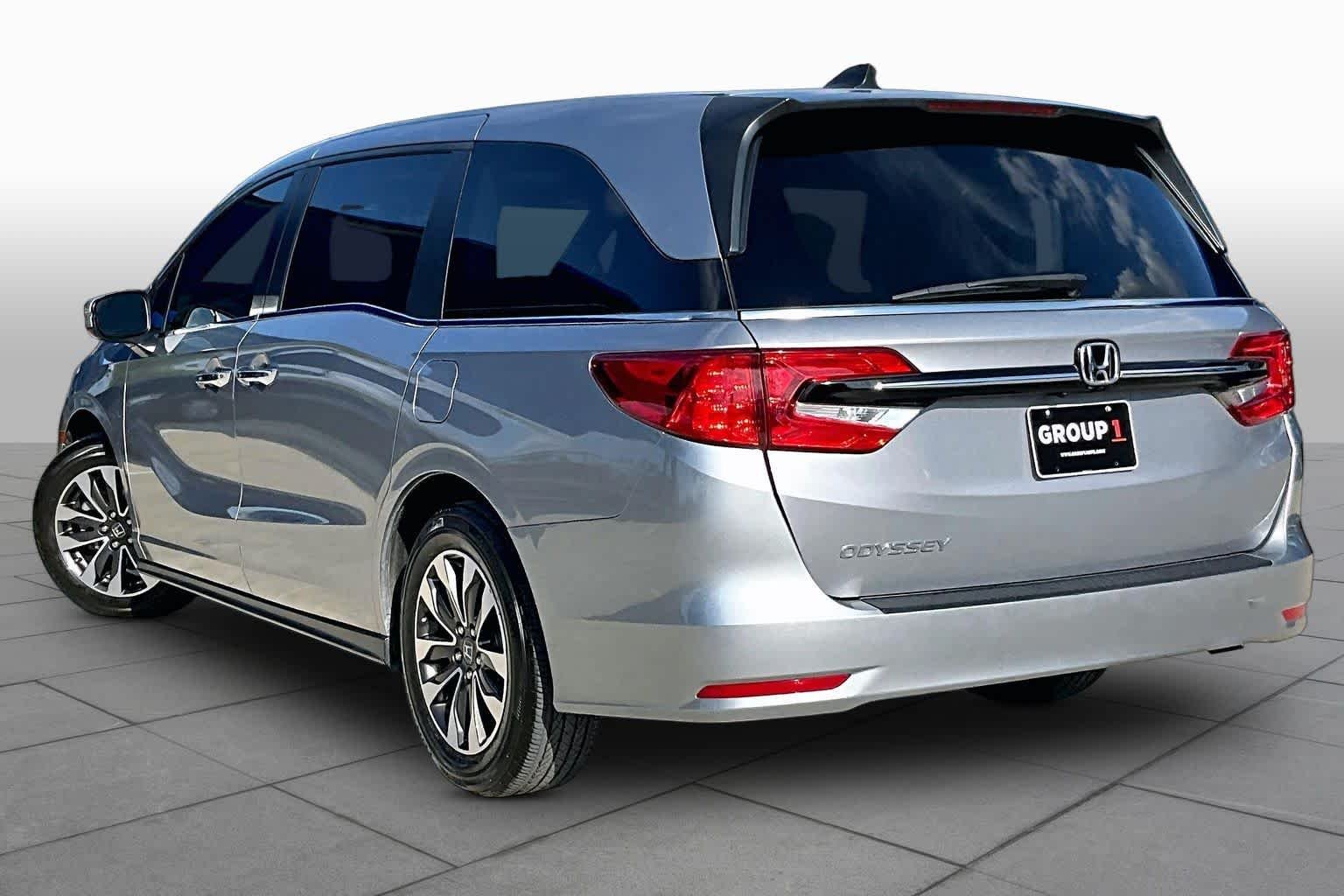 Certified Used 2024 Lunar Silver Metallic Honda EX-L image 10