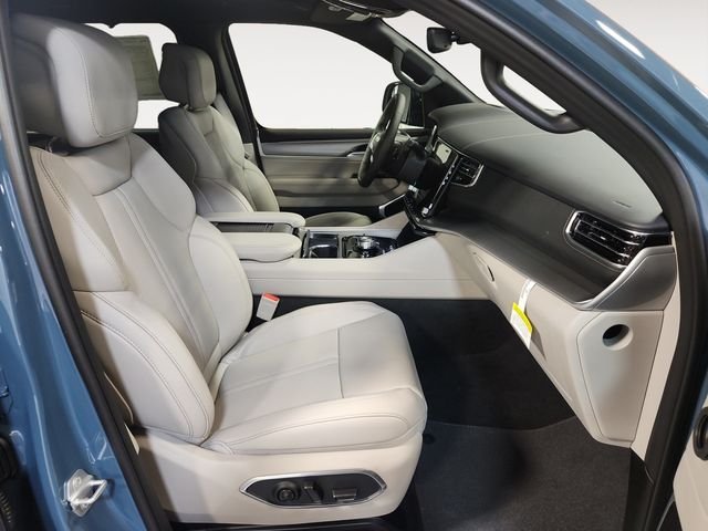 New 2026 Steel Blue Exterior Paint Jeep Limited Reserve image 15