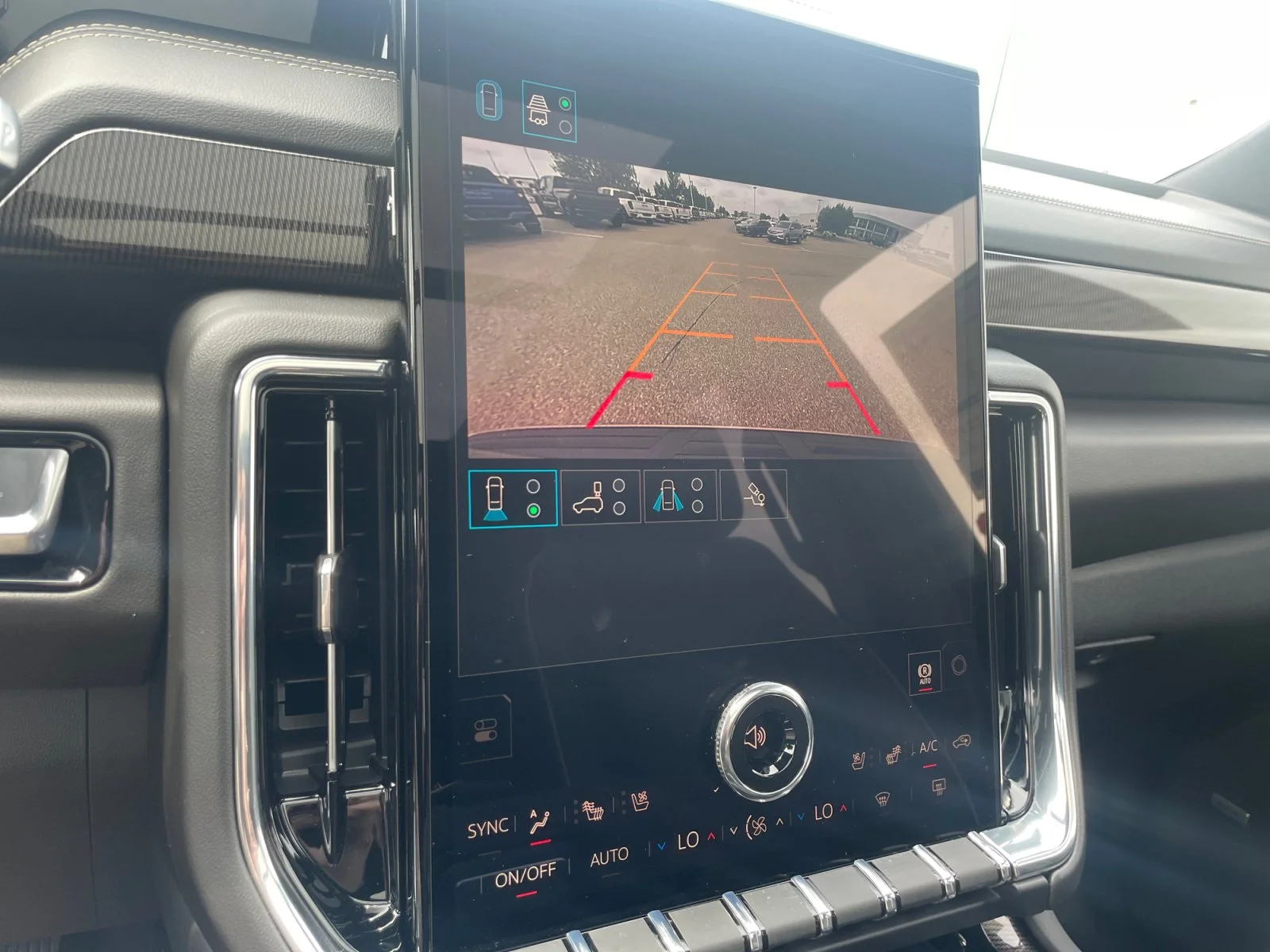 New 2026 Sterling Metallic GMC Elevation image 28