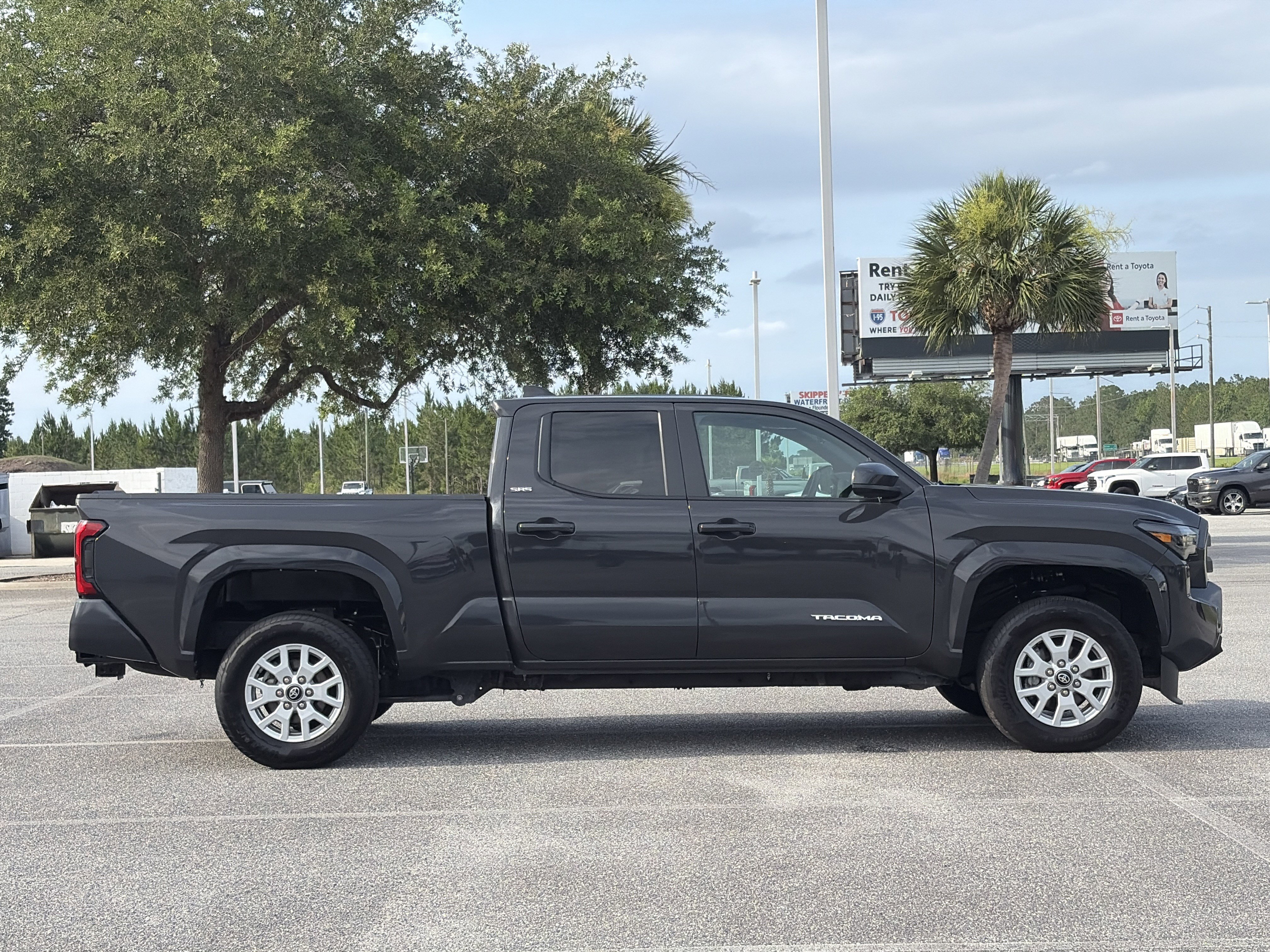 2025 Toyota Tacoma SR5 - Photo 31