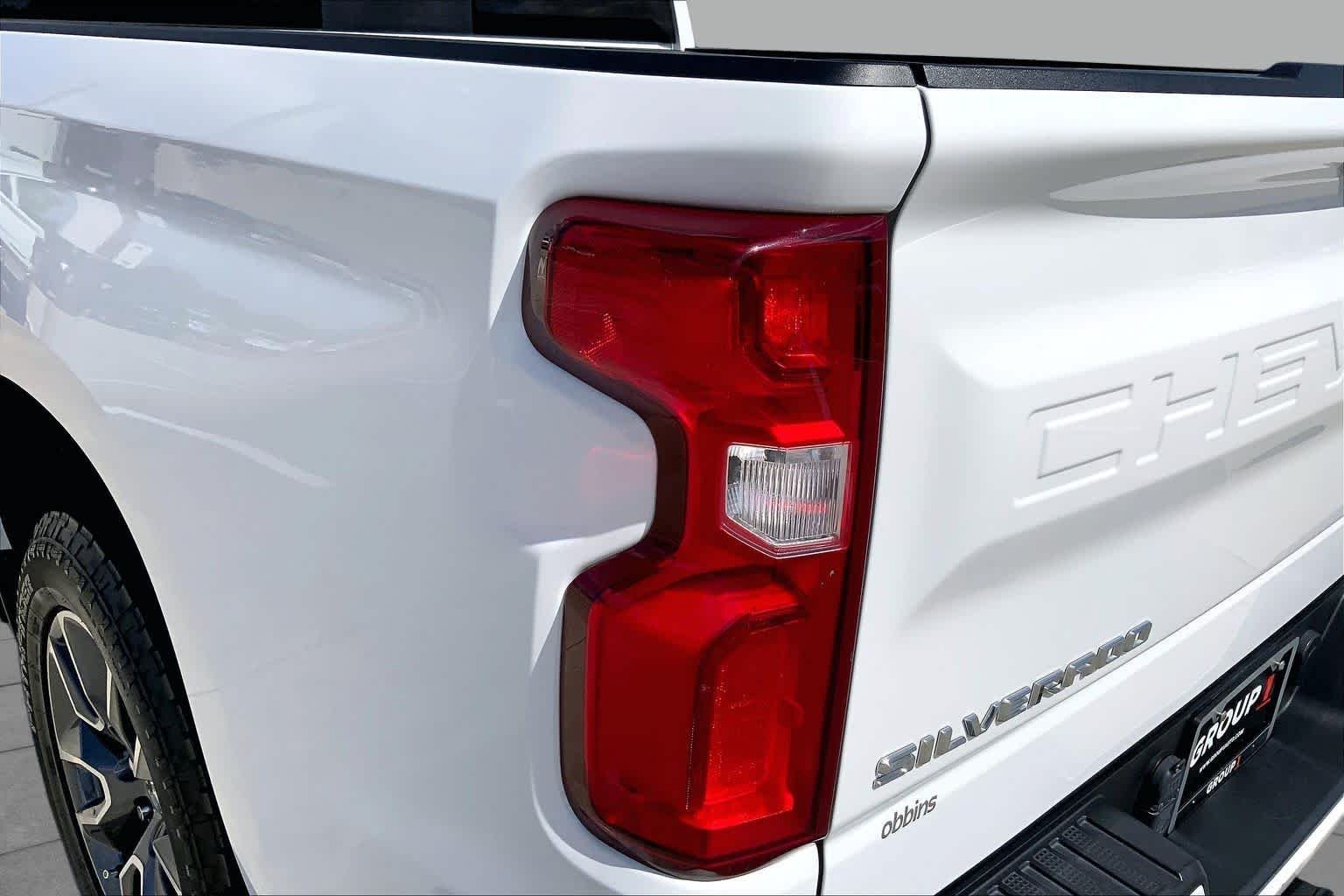 Used 2022 Summit White Chevrolet RST image 27