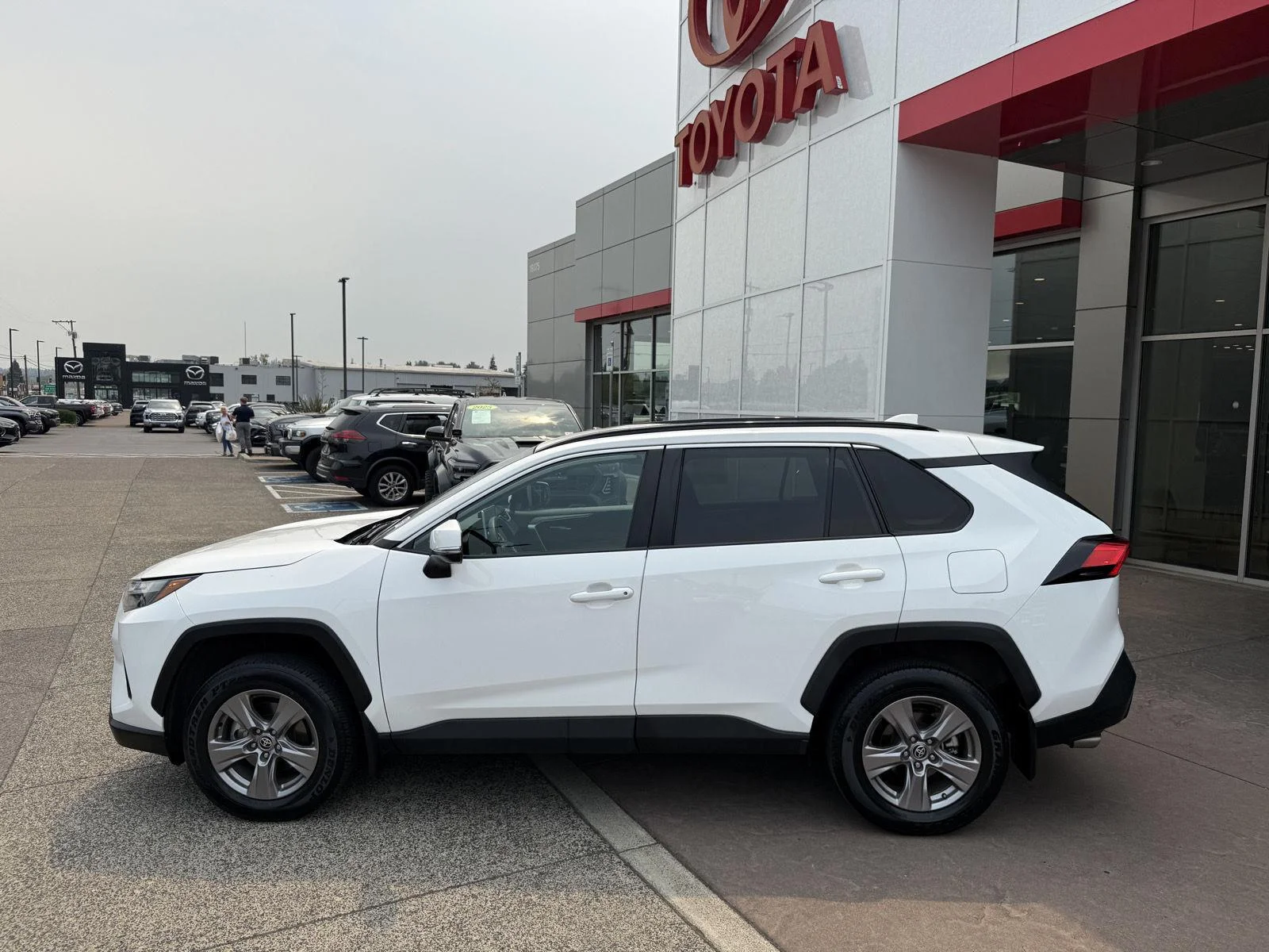 Used 2023 Ice Cap Toyota XLE image 5
