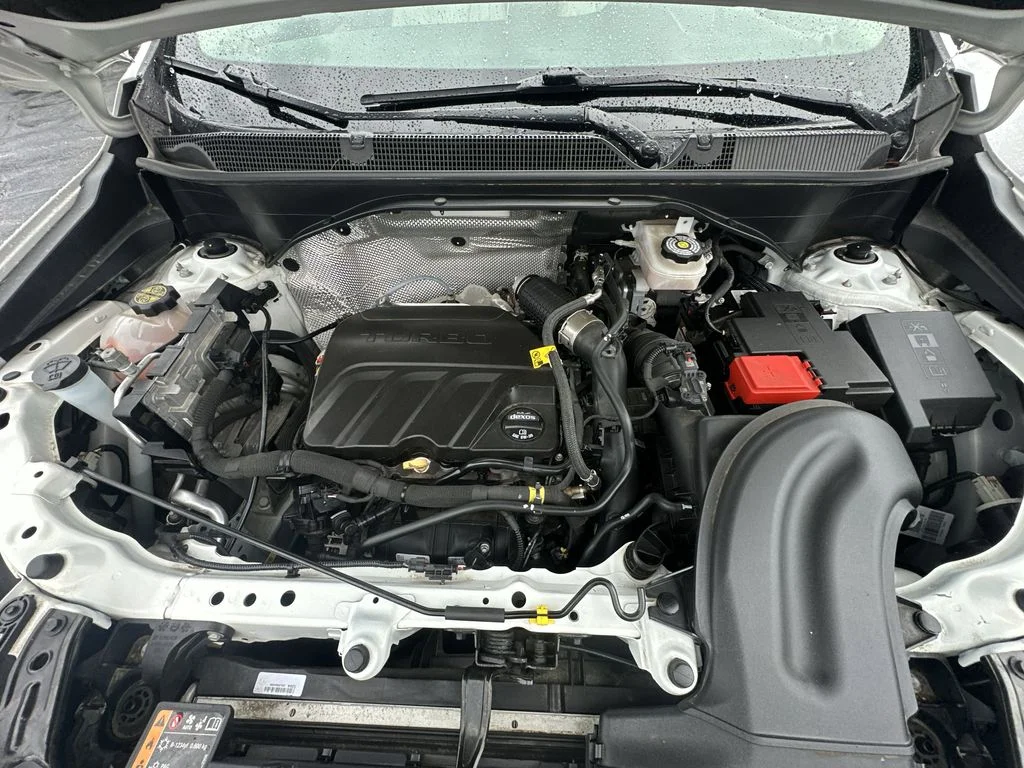 Used 2021 White Buick Select image 22
