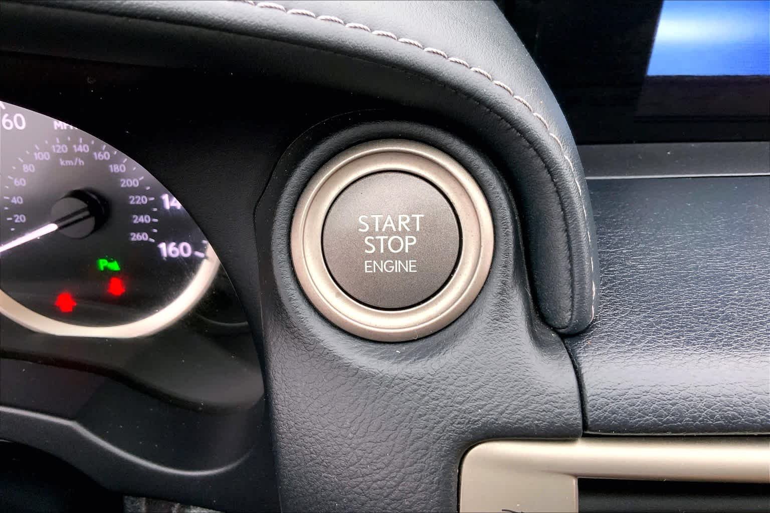 Used 2015 Starfire Pearl Lexus  image 31