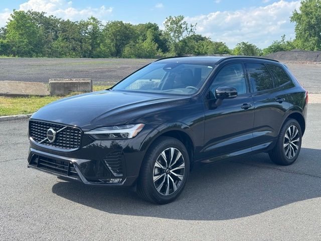 2025 Volvo XC60 B5 Core Dark AWD's photo