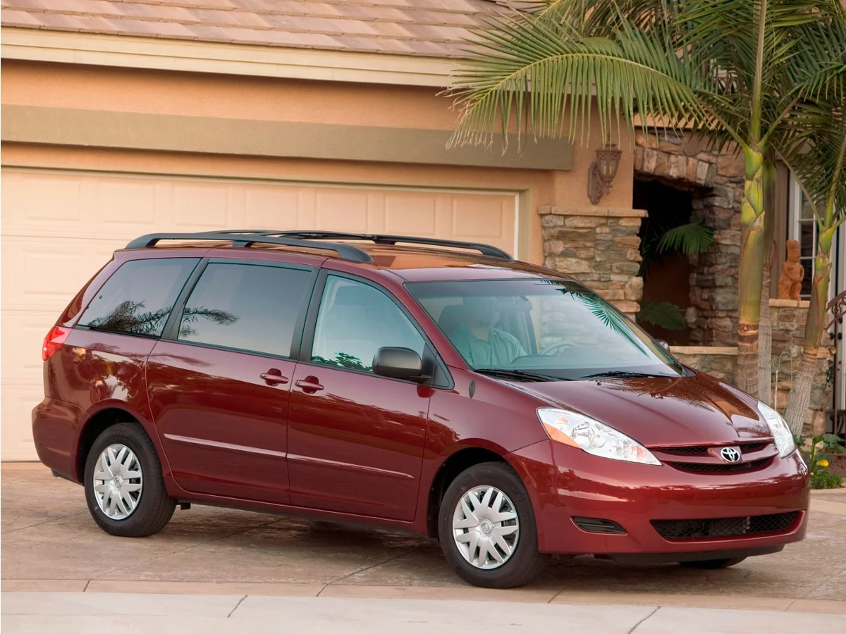 Used 2006 Gray Toyota XLE image 1