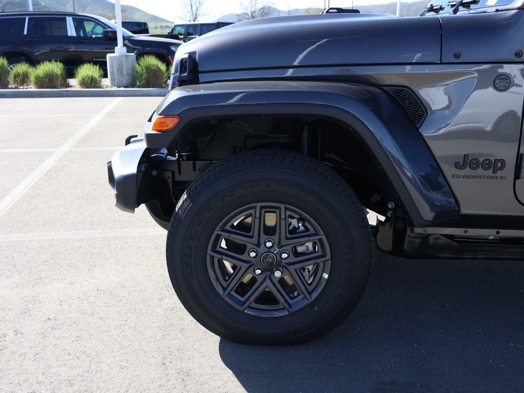 New 2026 Granite Crystal Metallic Clear-Coat Exterior Paint Jeep Sport S image 10