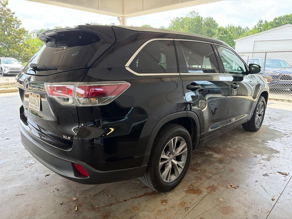 Used 2014 Black Toyota XLE V6 image 3