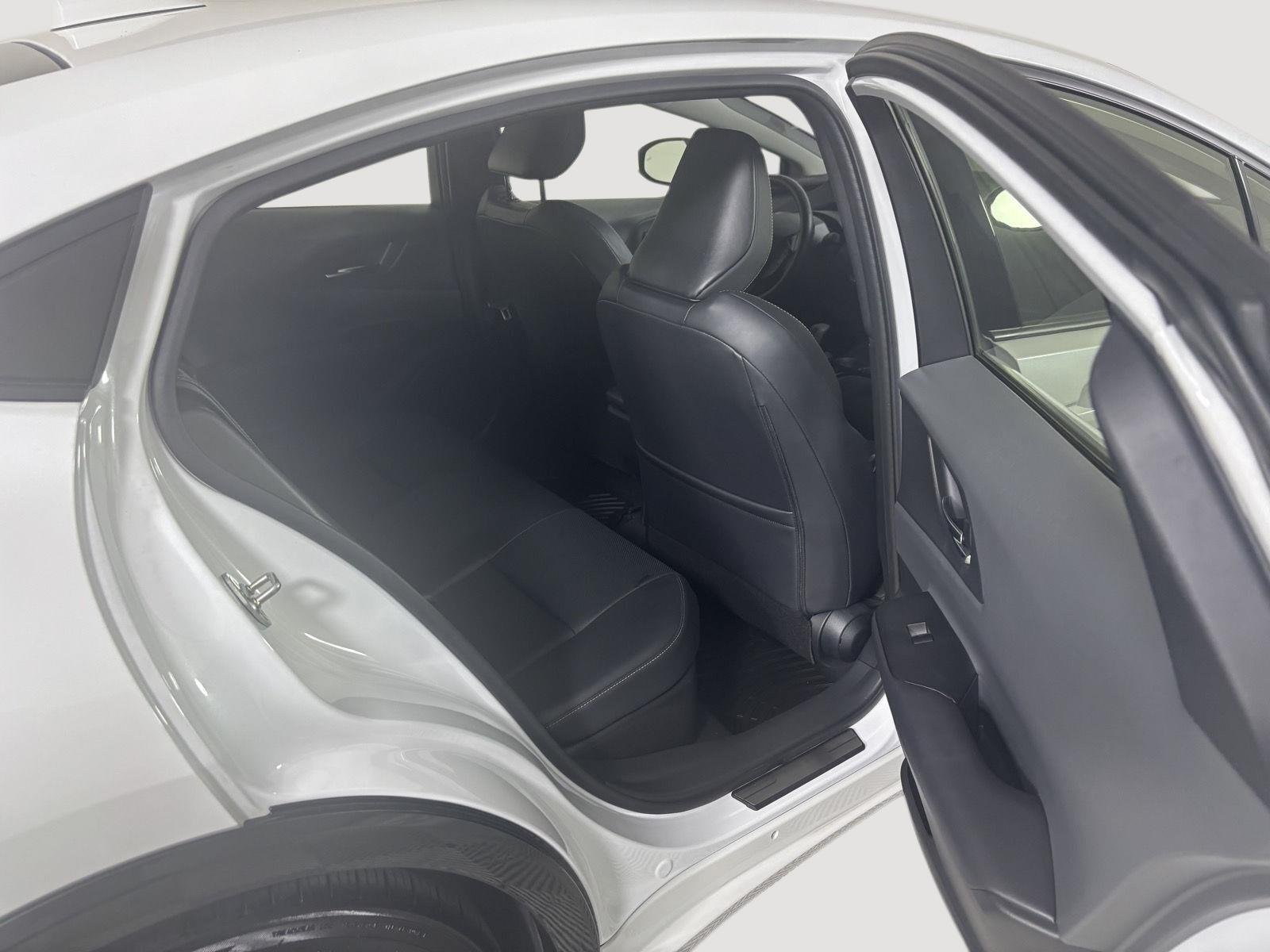 Used 2024 Wind Chill Pearl Toyota XLE image 5