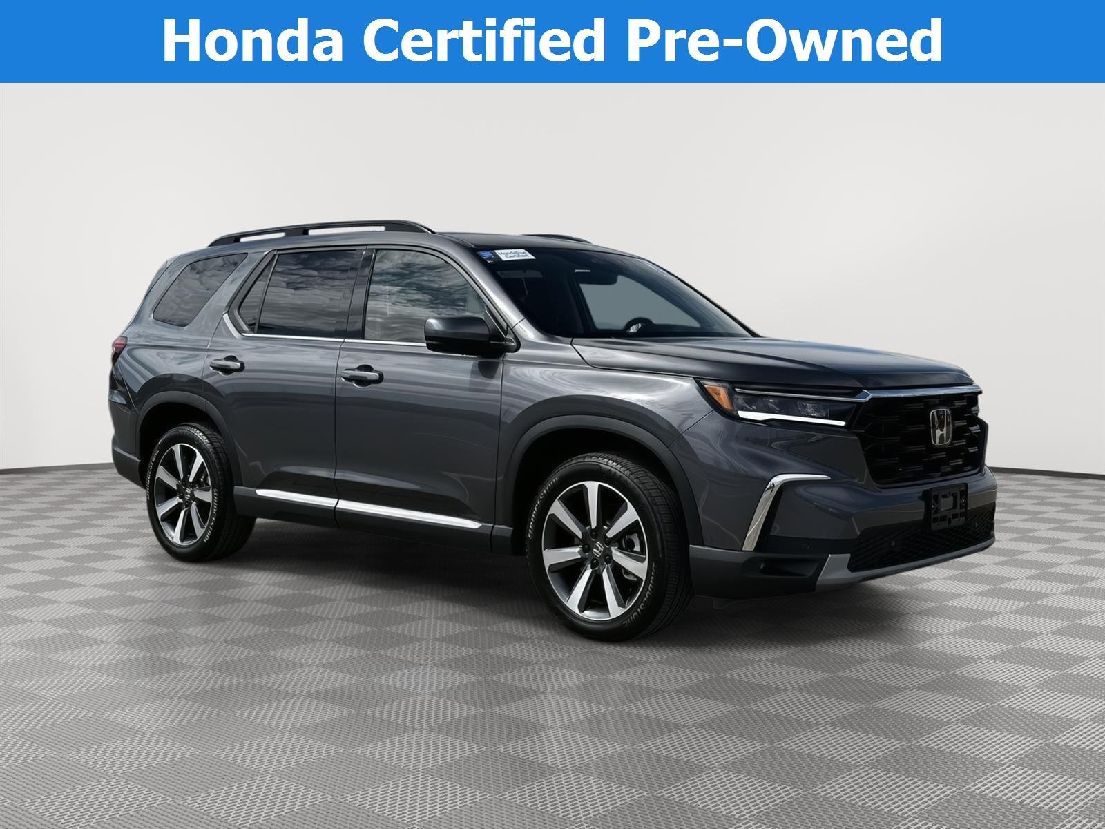 2025 Honda Pilot Touring AWD's photo