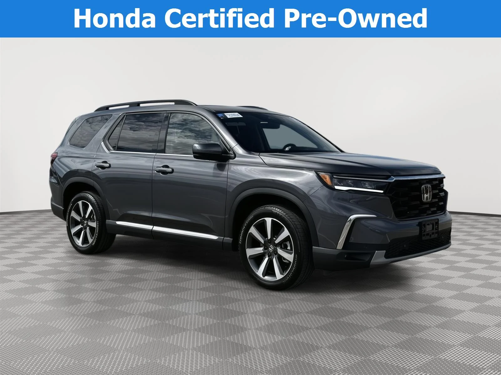2025 Honda Pilot Touring AWD's photo