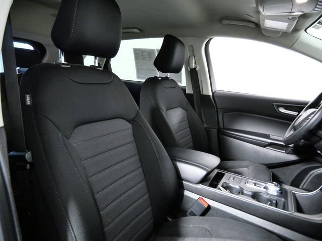 Used 2022 Gray Ford SE image 11