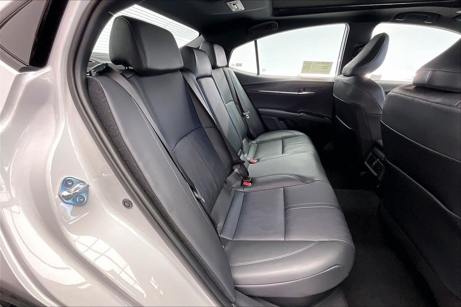 New 2026 Wind Chill Pearl Toyota XSE image 10