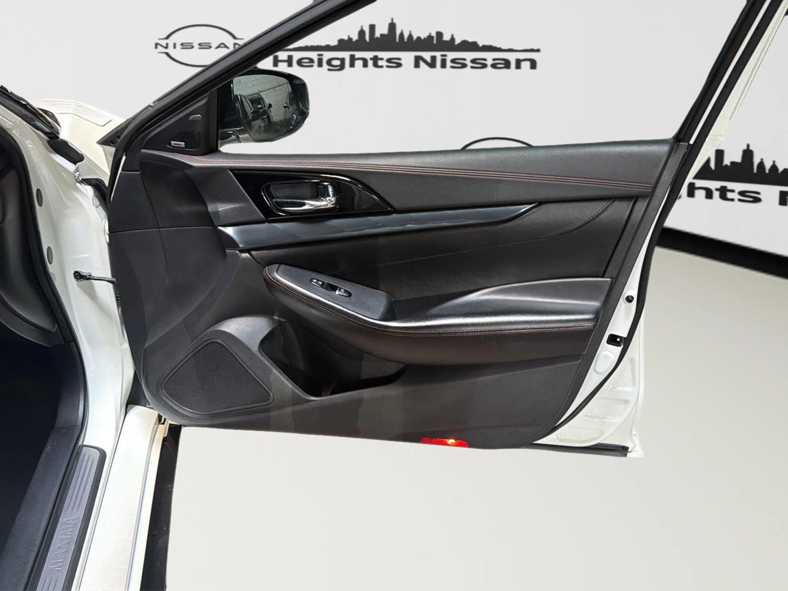 2022 Nissan Maxima SR - Photo 29