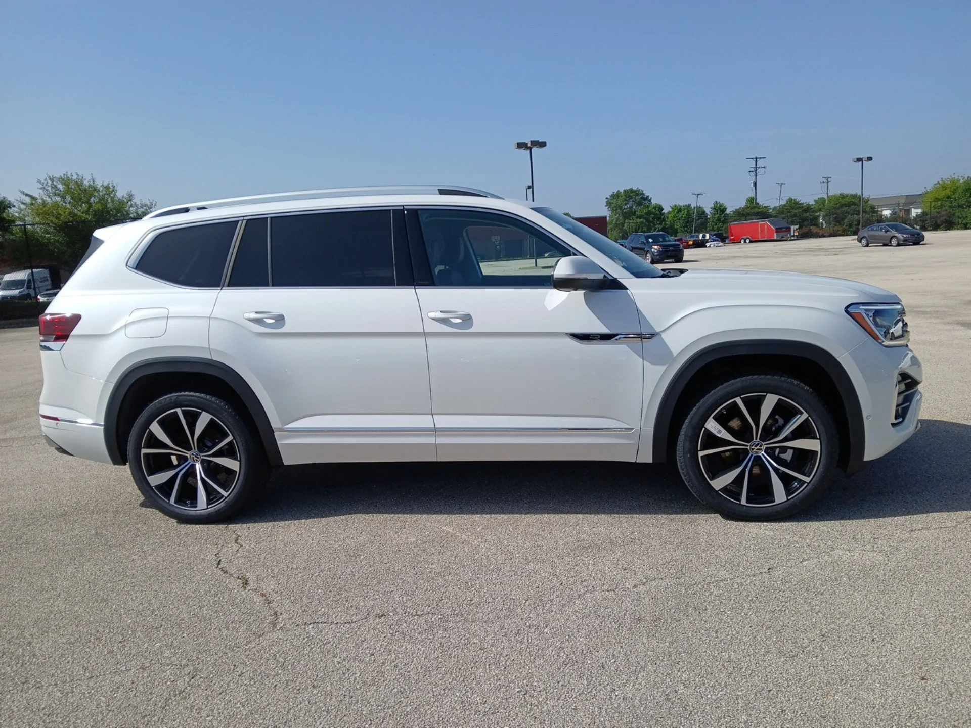 New 2026 Opal White Pearl Volkswagen 2.0T SEL Premium R-Line image 3