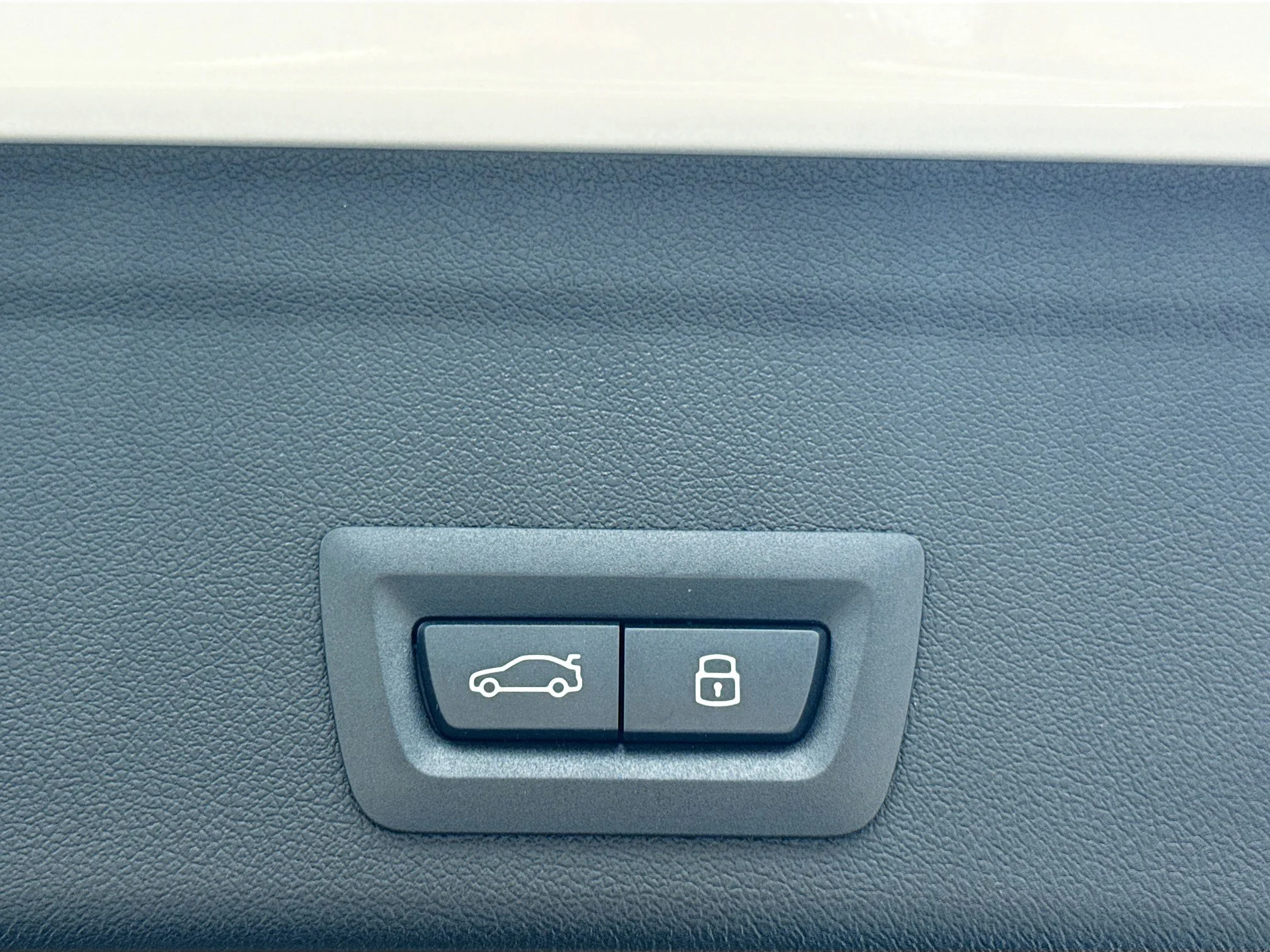 New 2027 Alpine White BMW xDrive40i image 14