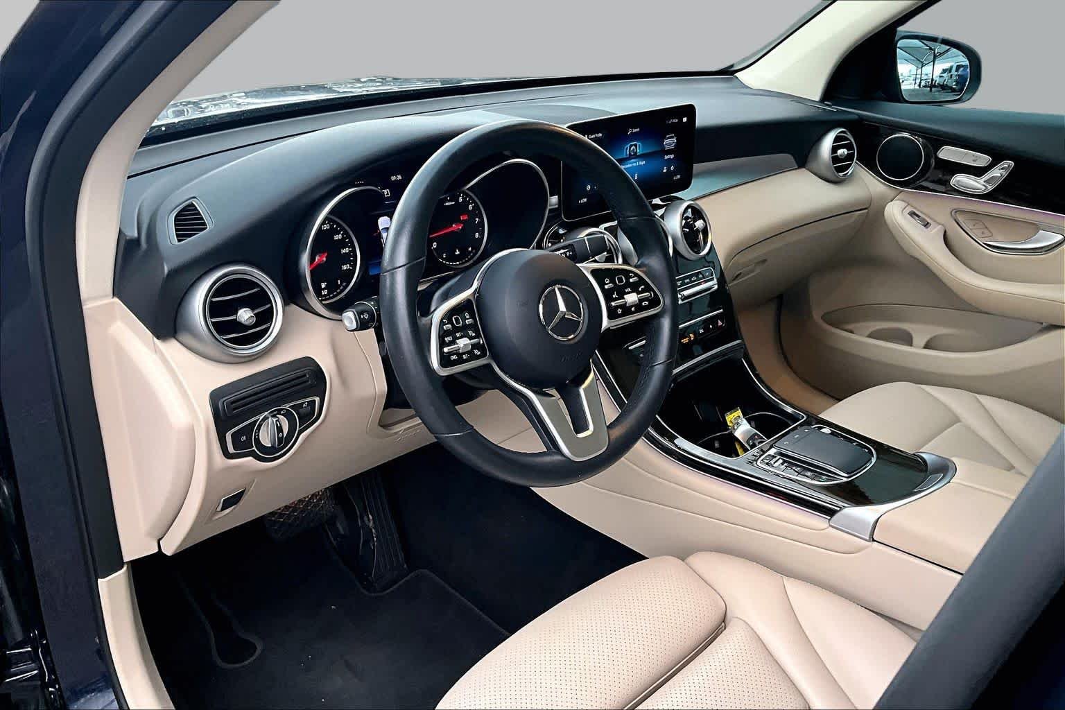 Certified Used 2022 Lunar Blue Metallic Mercedes-Benz GLC 300 image 18