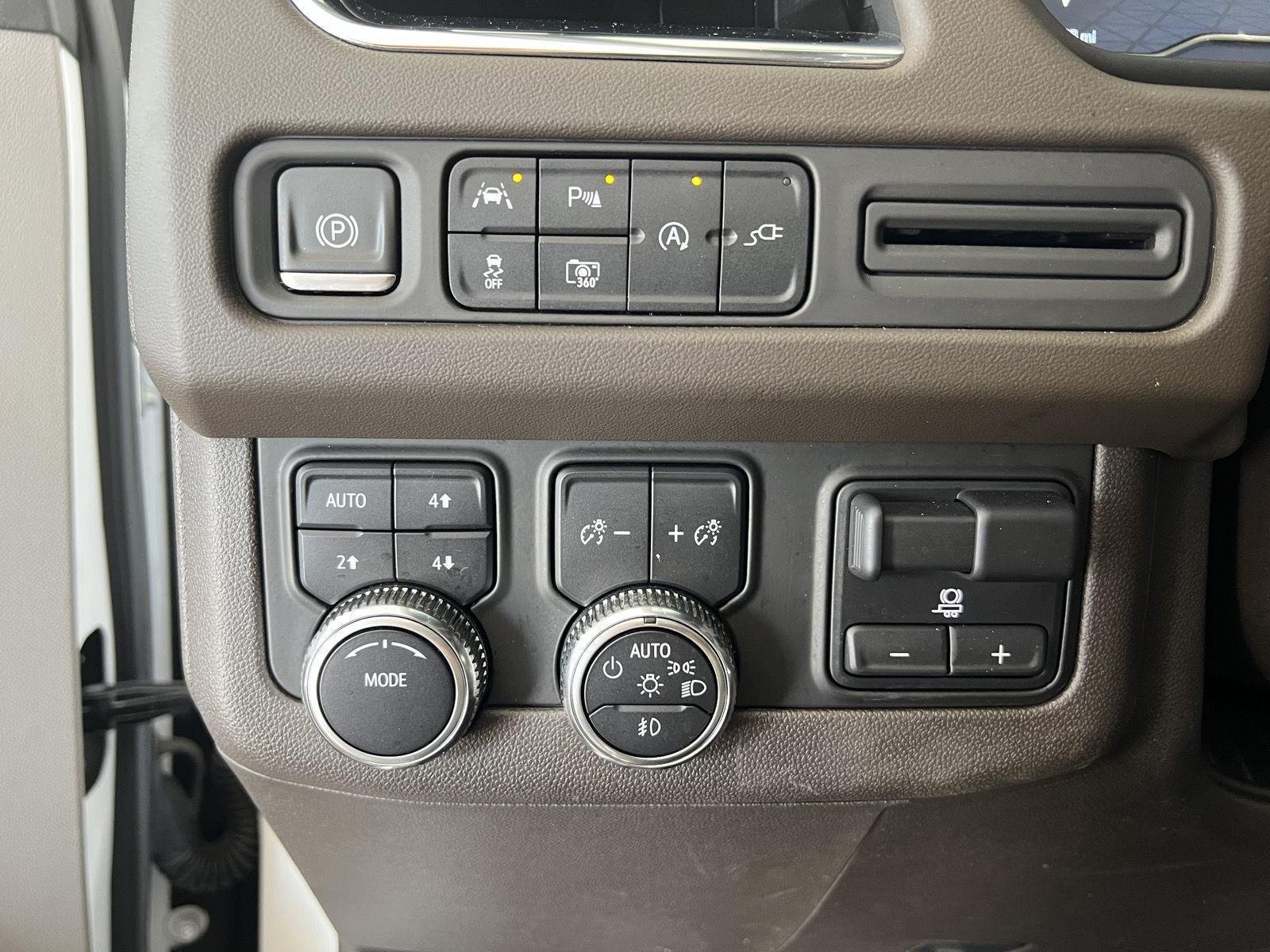 Used 2022 White Frost GMC SLT image 11