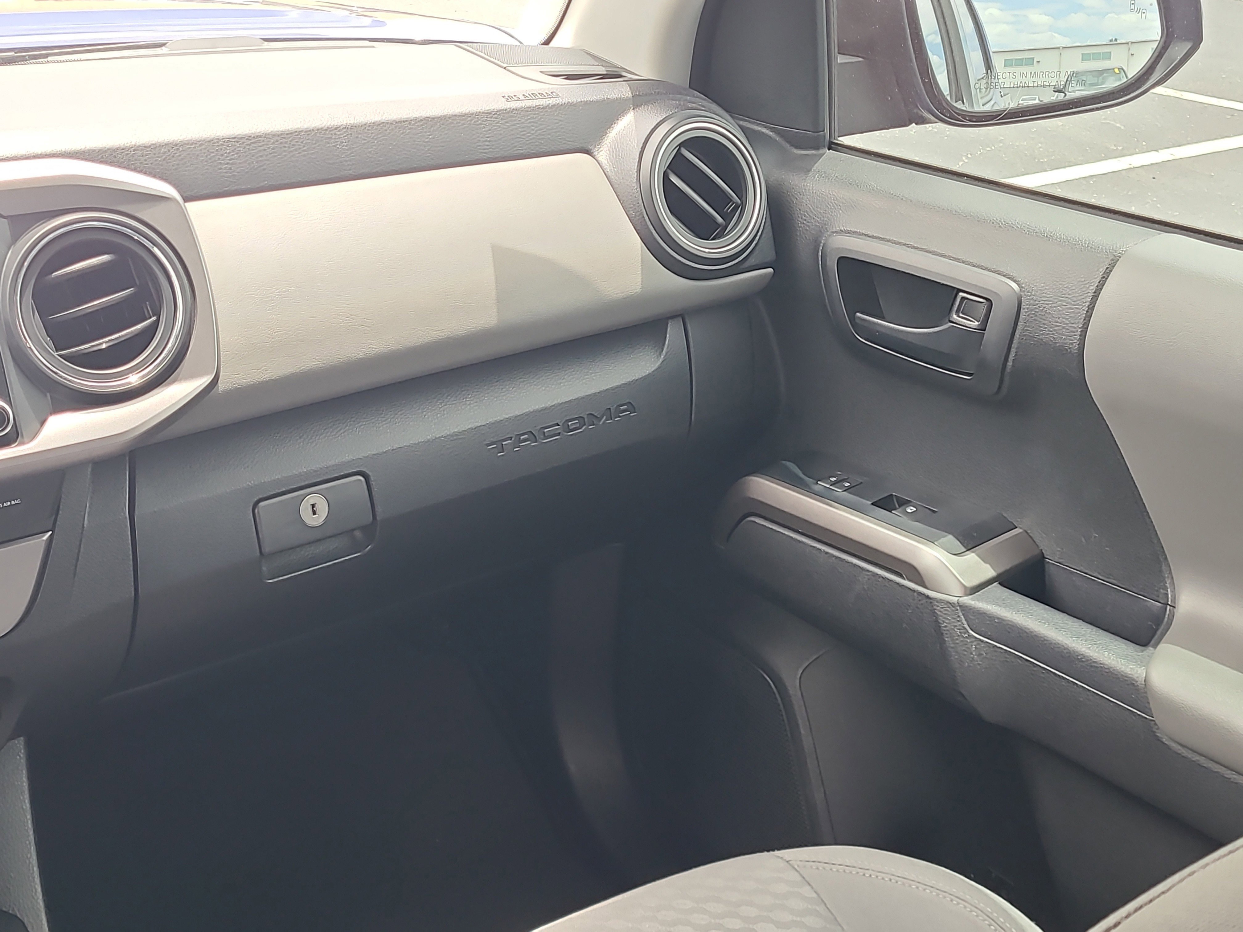 Used 2023  Toyota  image 15
