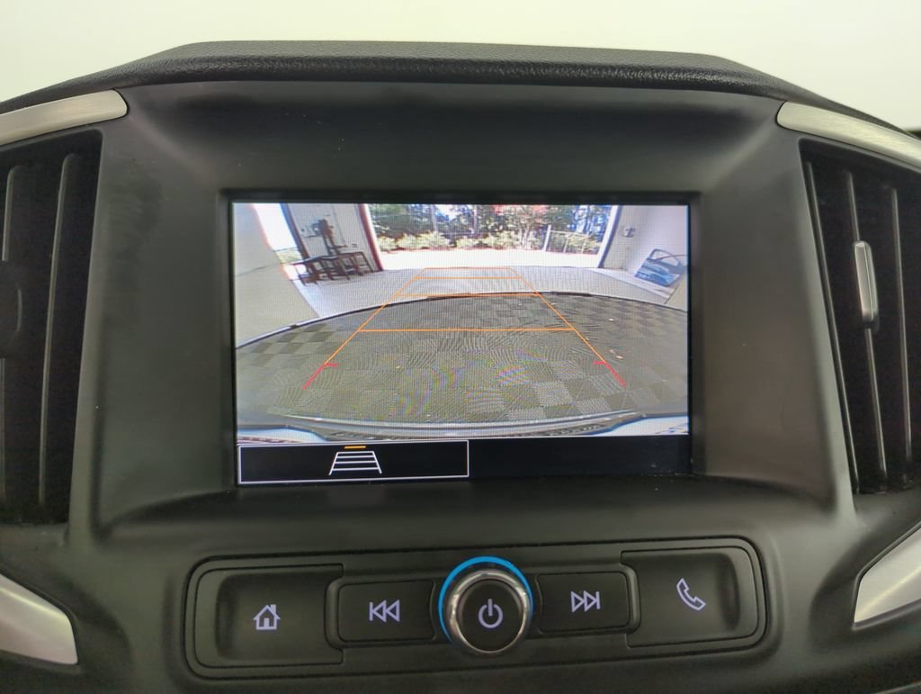 Used 2024 Sterling Metallic GMC SLE image 25