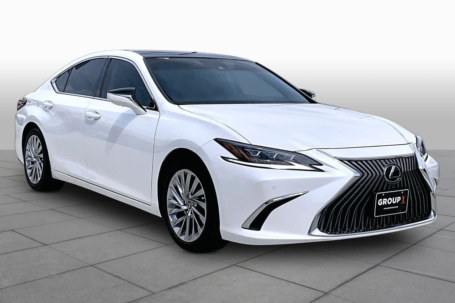 Used 2019 Eminent White Pearl Lexus Ultra Luxury image 3