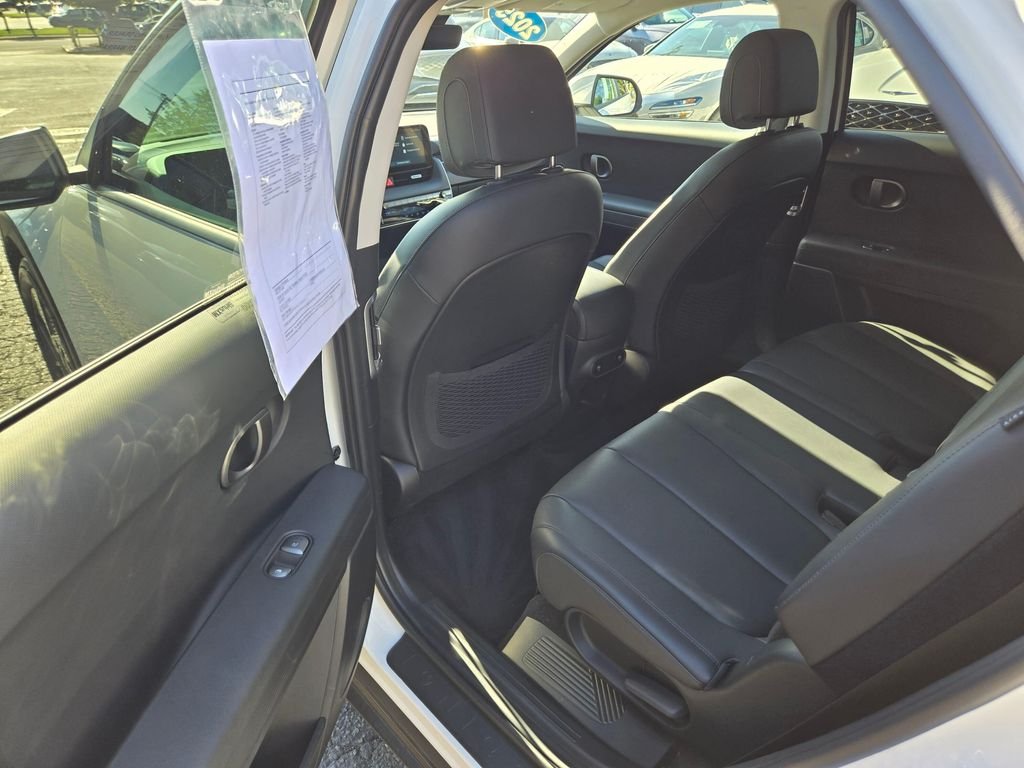 Used 2025 Atlas White Hyundai SEL image 15
