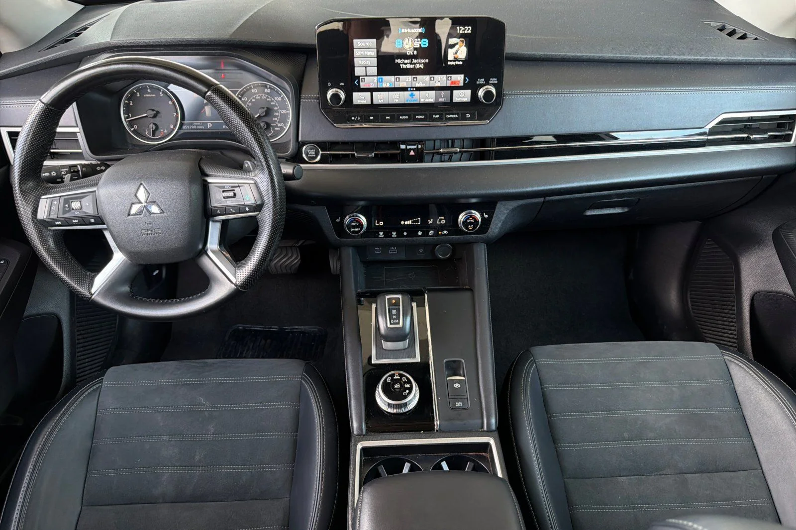 Used 2024  Mitsubishi SE image 15