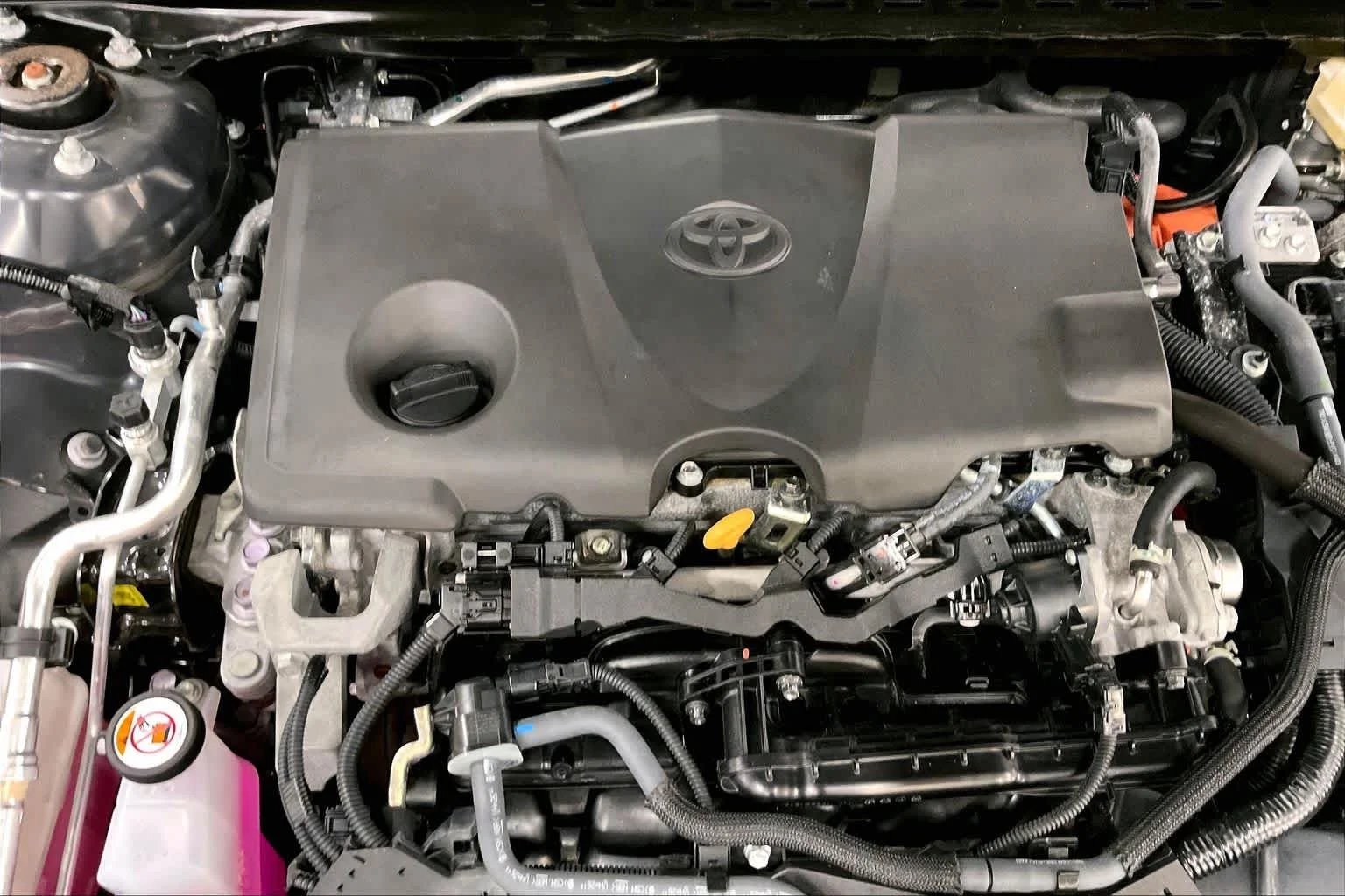 Used 2025 Underground Toyota LE image 32