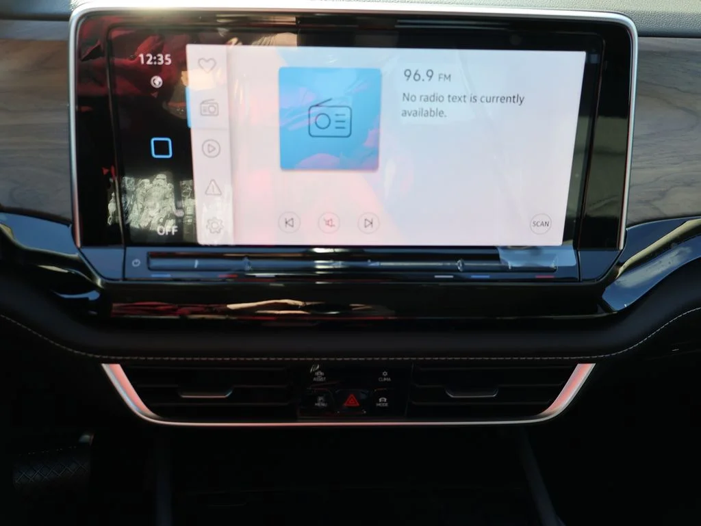 New 2026 White Volkswagen 2.0T SE w/Technology image 26