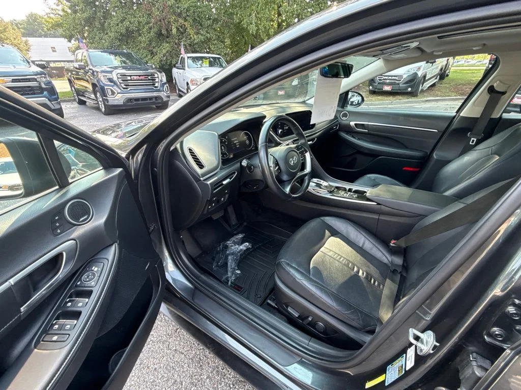 Used 2022 Gray Hyundai Limited image 11