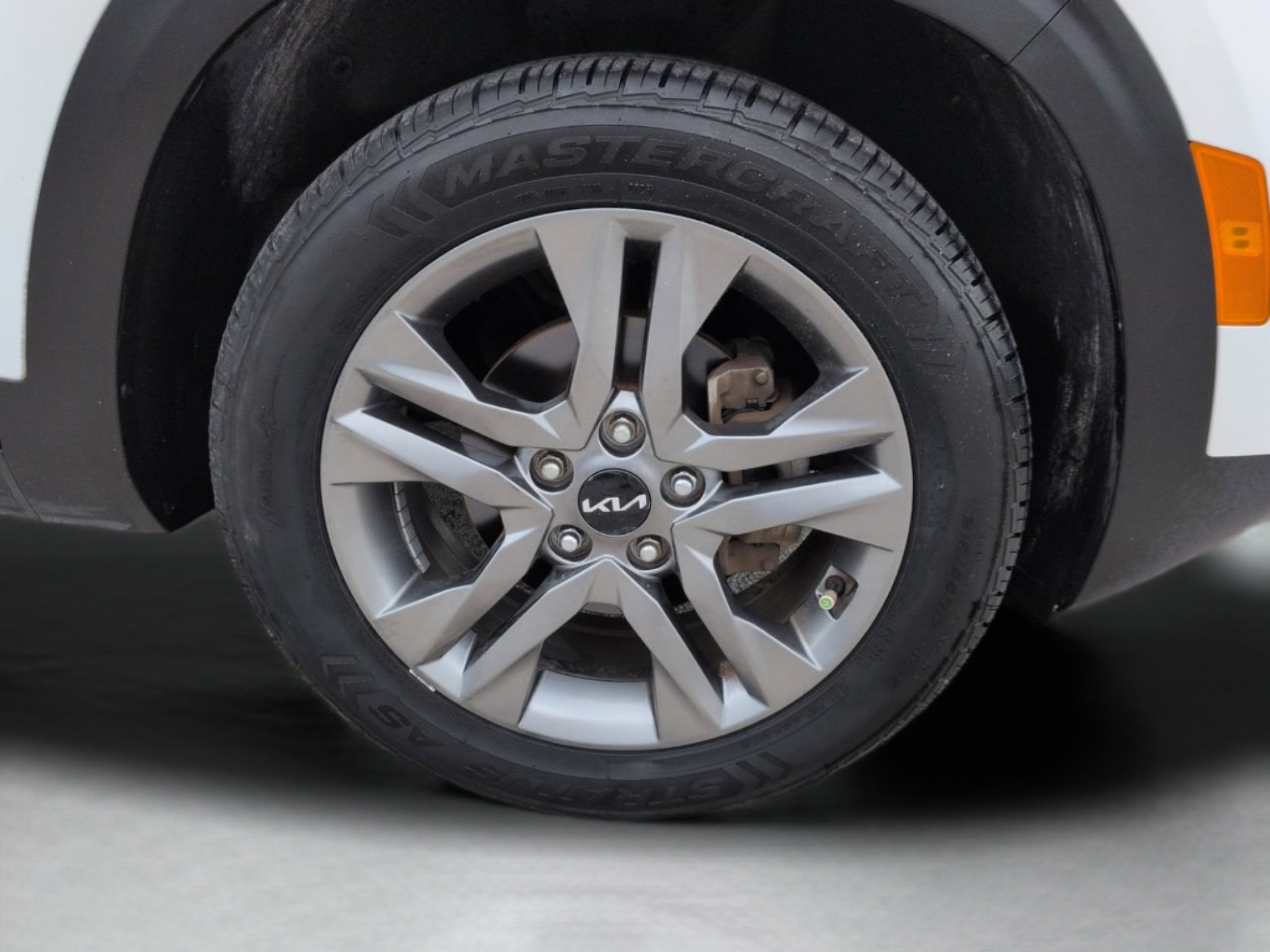 Certified Used 2022 Snow White Pearl Kia S image 28