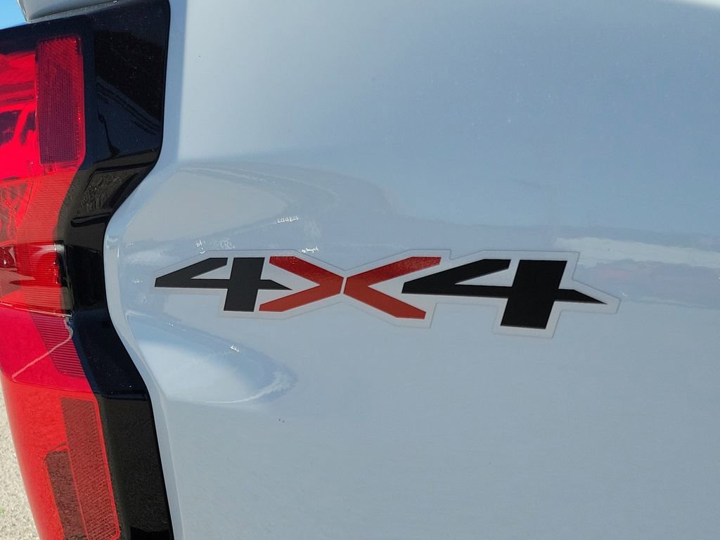 Used 2025 Summit White Chevrolet WT/LT image 6
