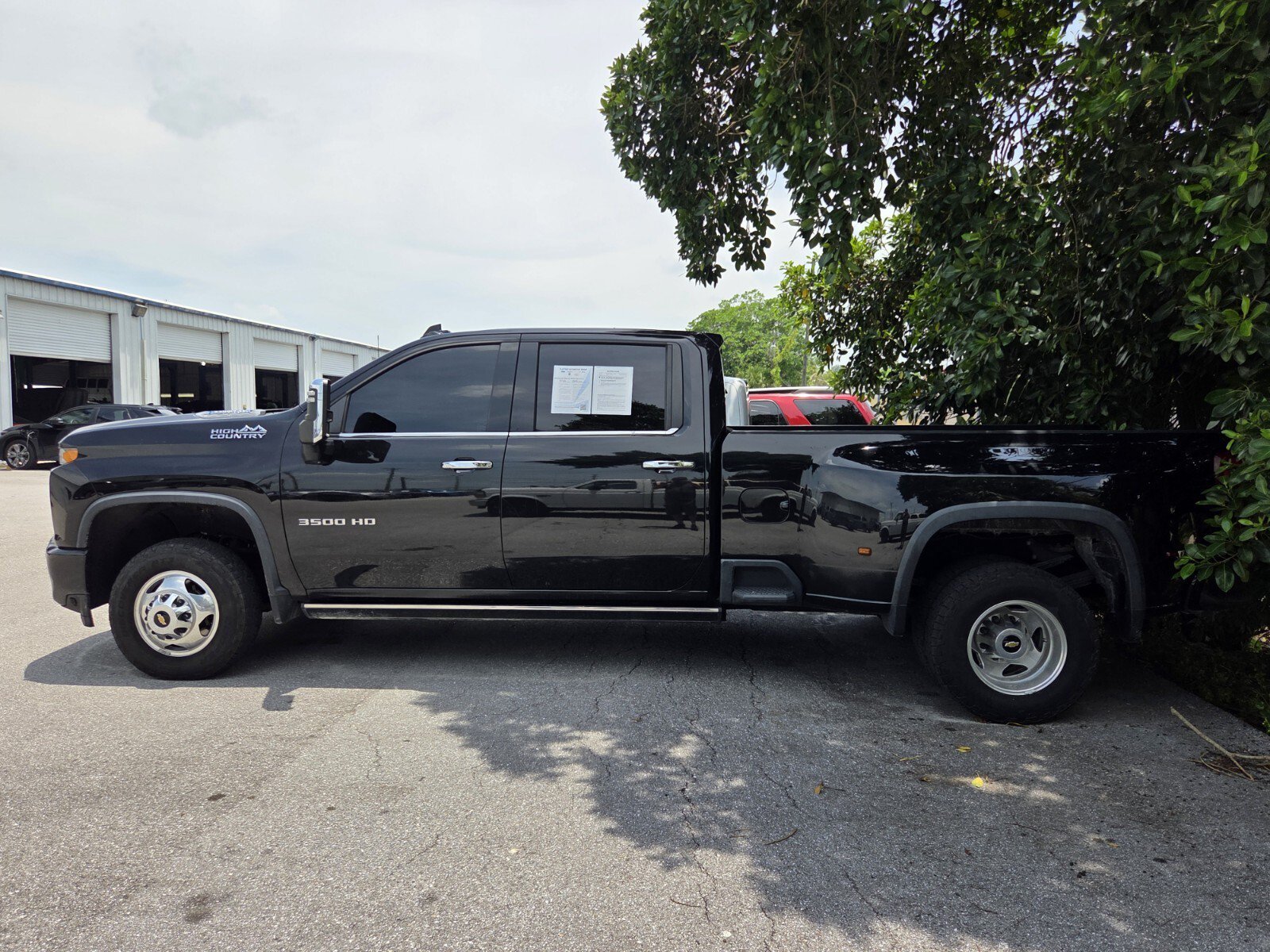 Used 2022 Mosaic Black Metallic Chevrolet High Country image 4