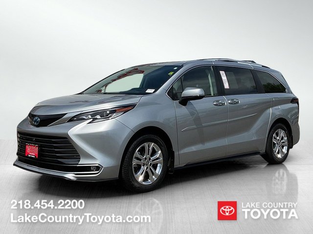 2022 Toyota Sienna Platinum