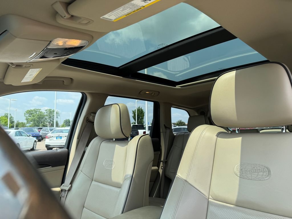 Used 2014 Cashmere Jeep Overland image 28