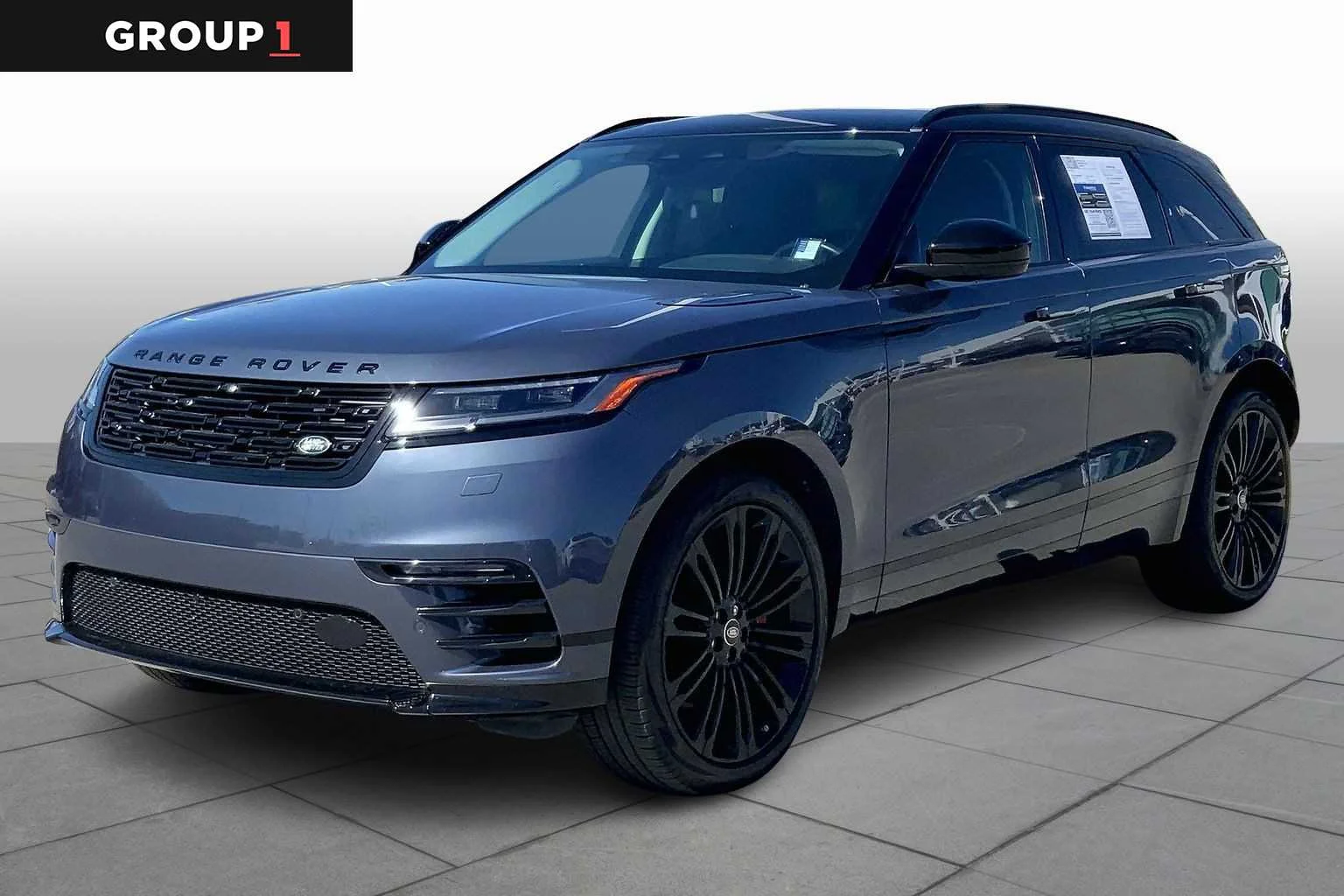 2025 Land Rover Range Rover Velar P250 Dynamic SE's photo