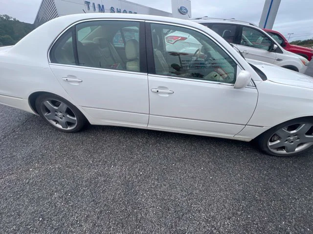 Used 2005 White Lexus 430 image 13