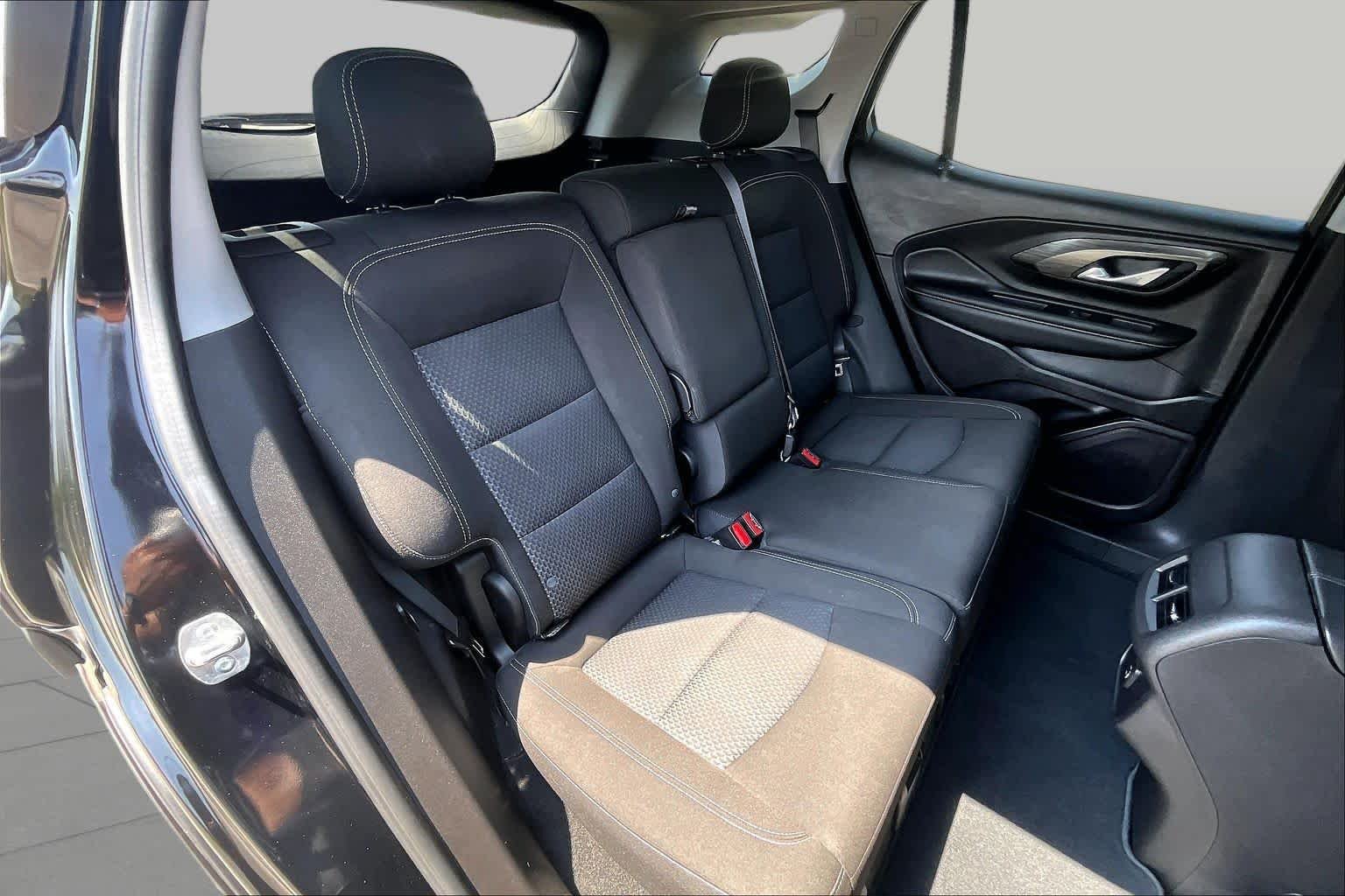 Used 2024 Ebony Twilight Metallic GMC SLE image 21