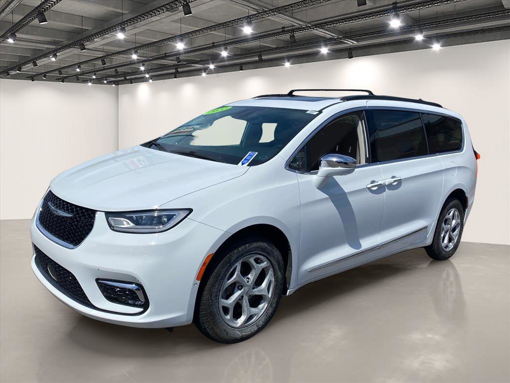 Used 2022 Bright White Clearcoat Chrysler Limited image 3