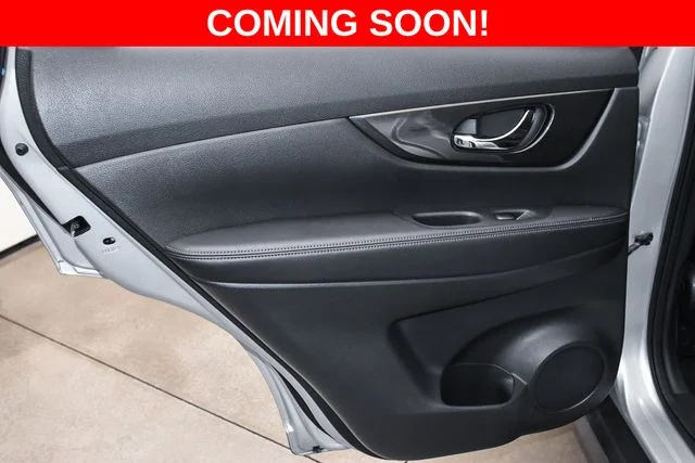 Used 2020 Silver Nissan S image 17