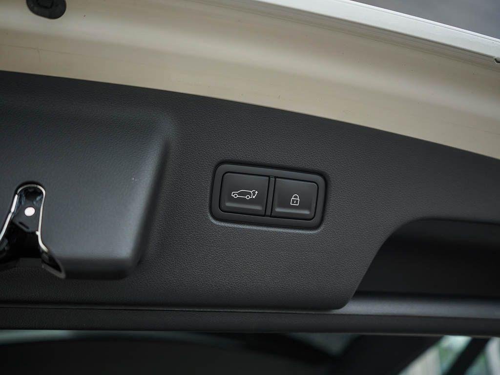 New 2026 Creamy White Pearl Hyundai SEL Premium 8P AWD image 35