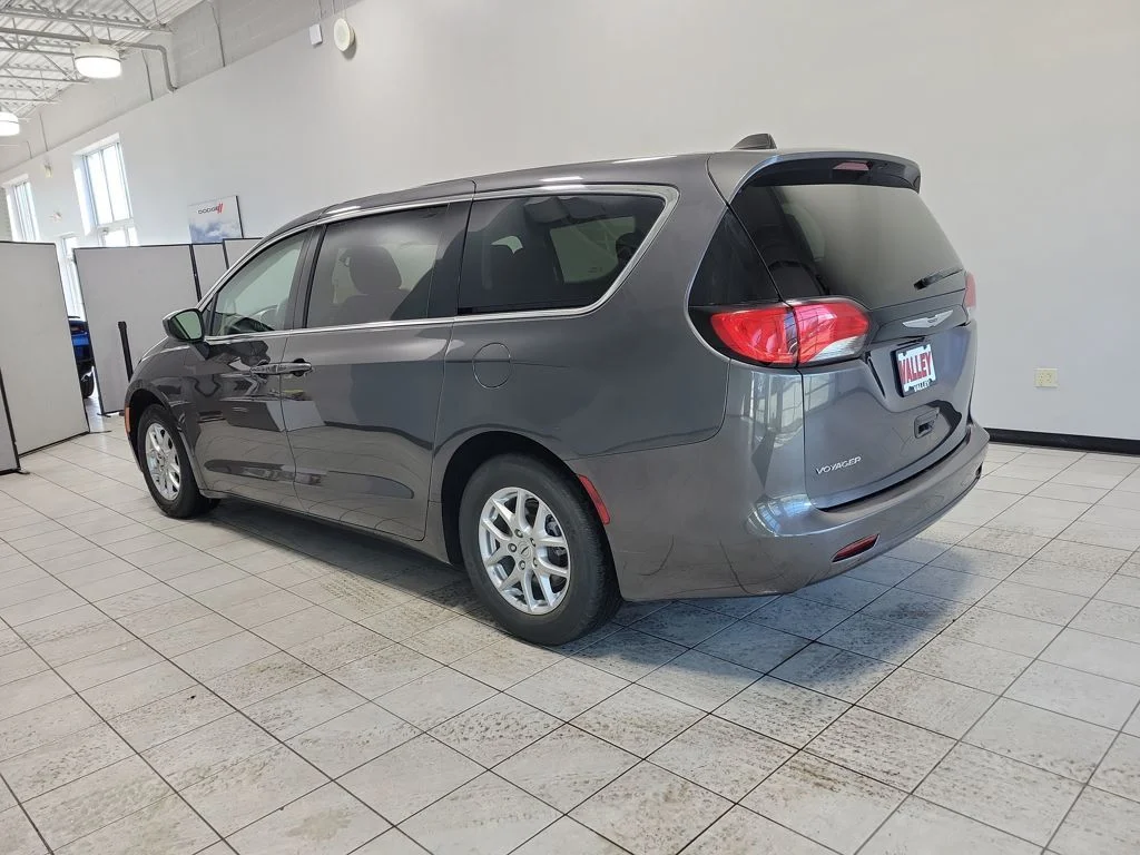 Certified Used 2023 Gray Chrysler LX image 12