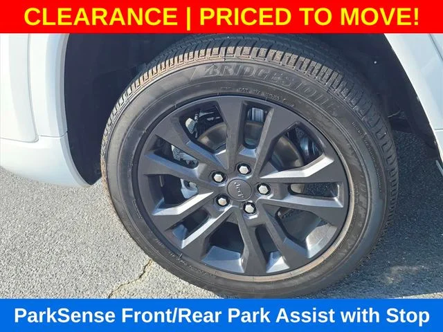 Used 2026 White Jeep Limited Reserve image 32