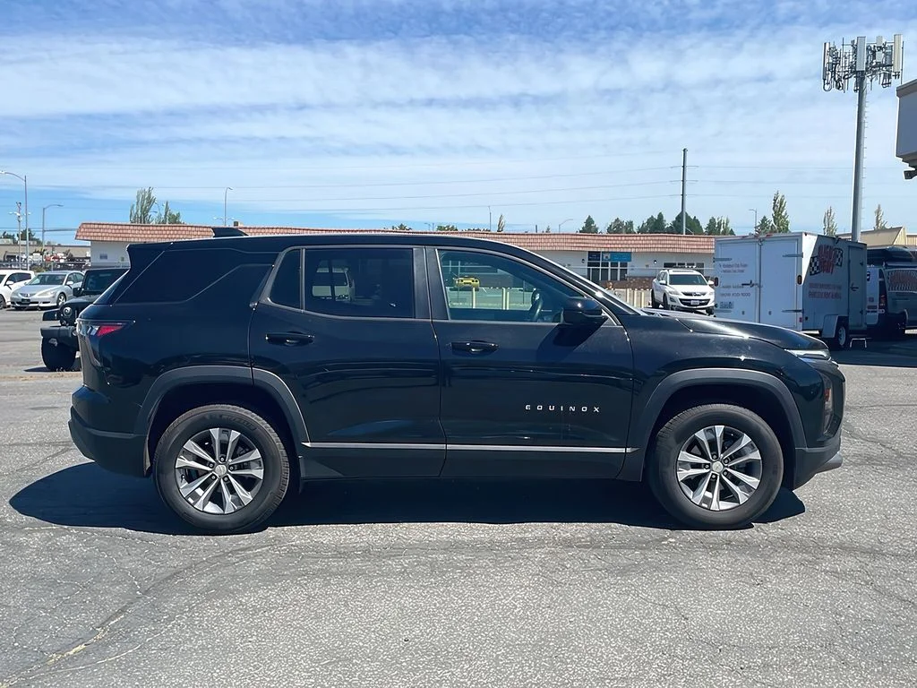 2025 Chevrolet Equinox LT - Photo 8