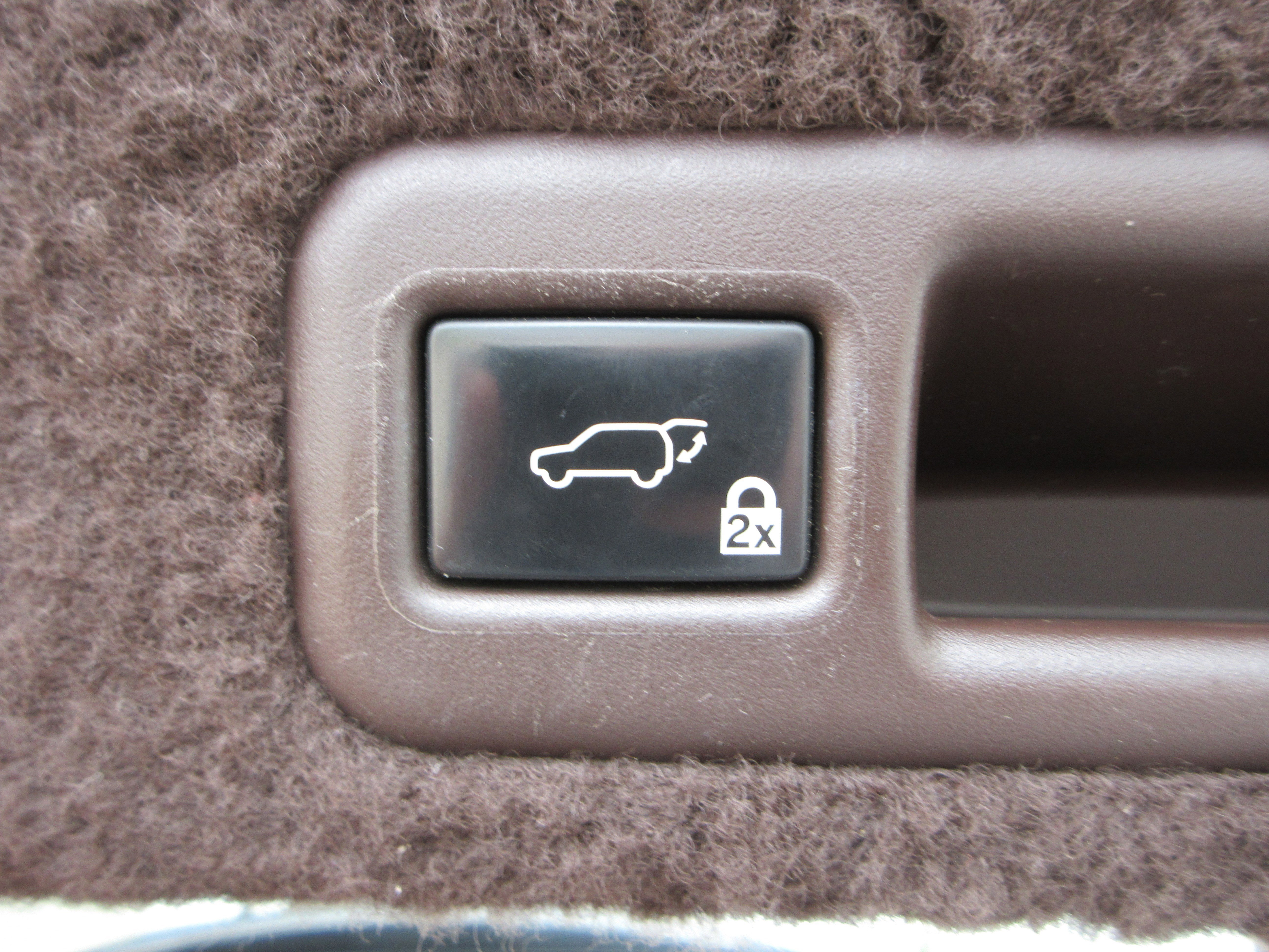 Used 2016 Nebula Gray Pearl Lexus 450h image 56