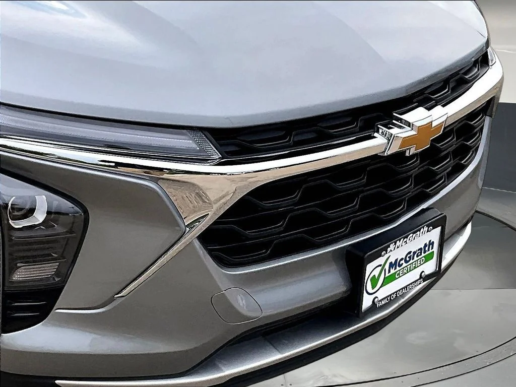 Used 2024 Gray Chevrolet LT image 33