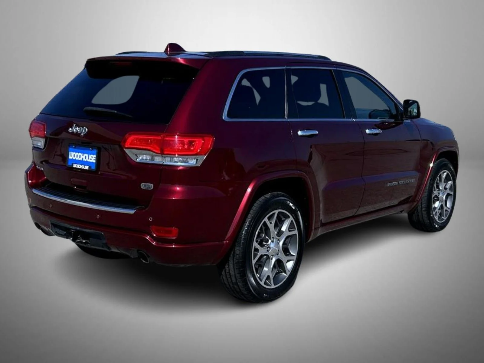 Certified Used 2017 Red Jeep Overland image 5